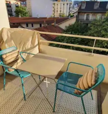 Tichnich Appartement - 2 Bedrooms - 1 Min Away From Train Station Annemasse Exterior photo