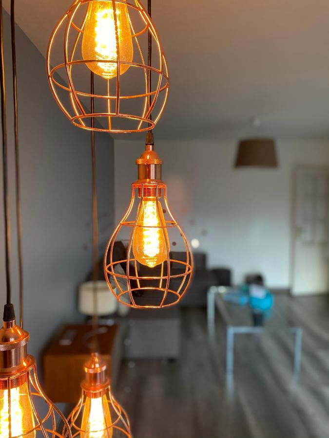 Tichnich - 2 Bedrooms - 1 Min Away From Train Station *