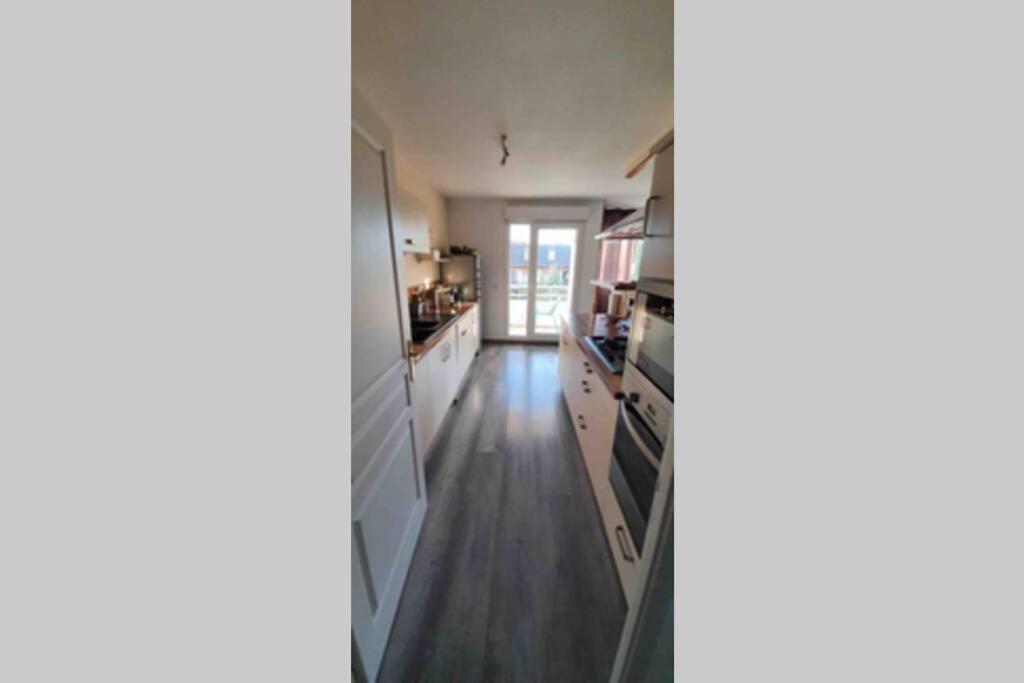 Tichnich - 2 Bedrooms - 1 Min Away From Train Station *