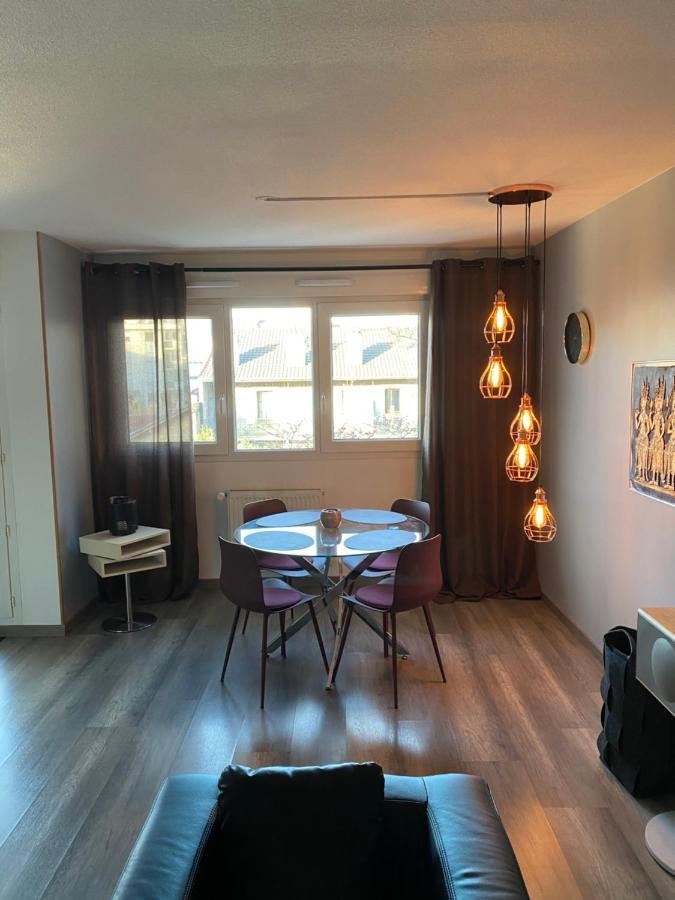 Tichnich - 2 Bedrooms - 1 Min Away From Train Station Apartment Annemasse