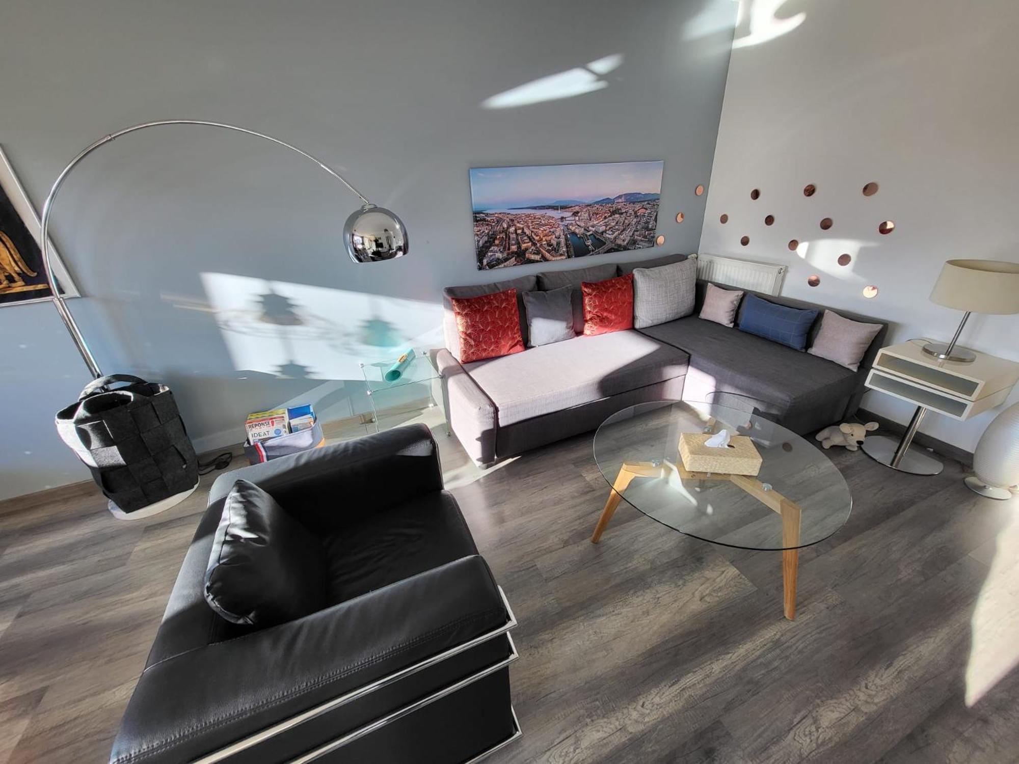Tichnich - 2 Bedrooms - 1 Min Away From Train Station Annemasse